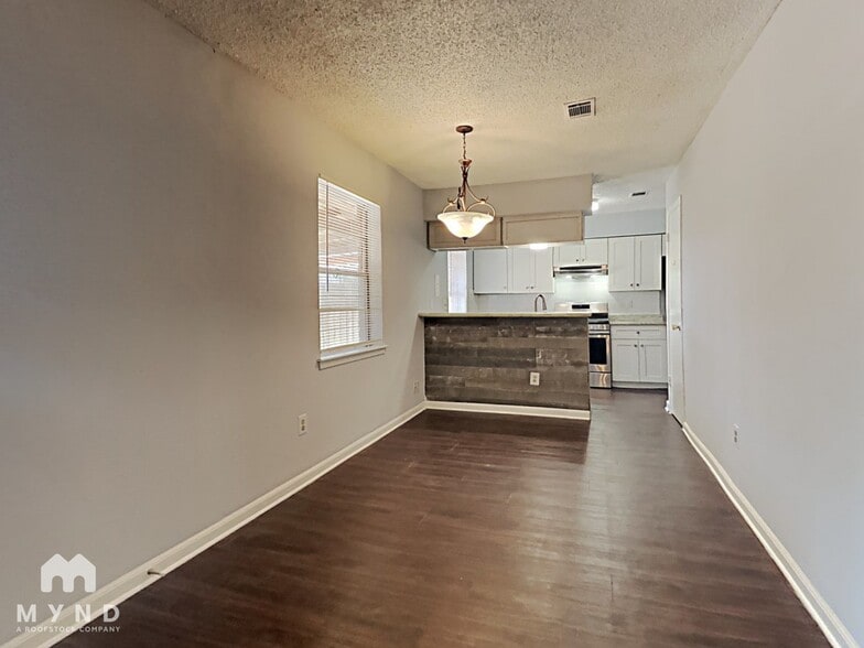 Building Photo - 8466 Gallahad St