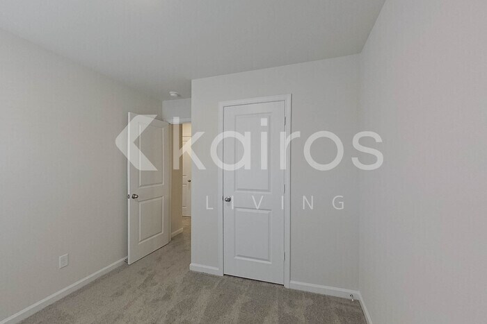 Building Photo - 2137 Banyon Cir