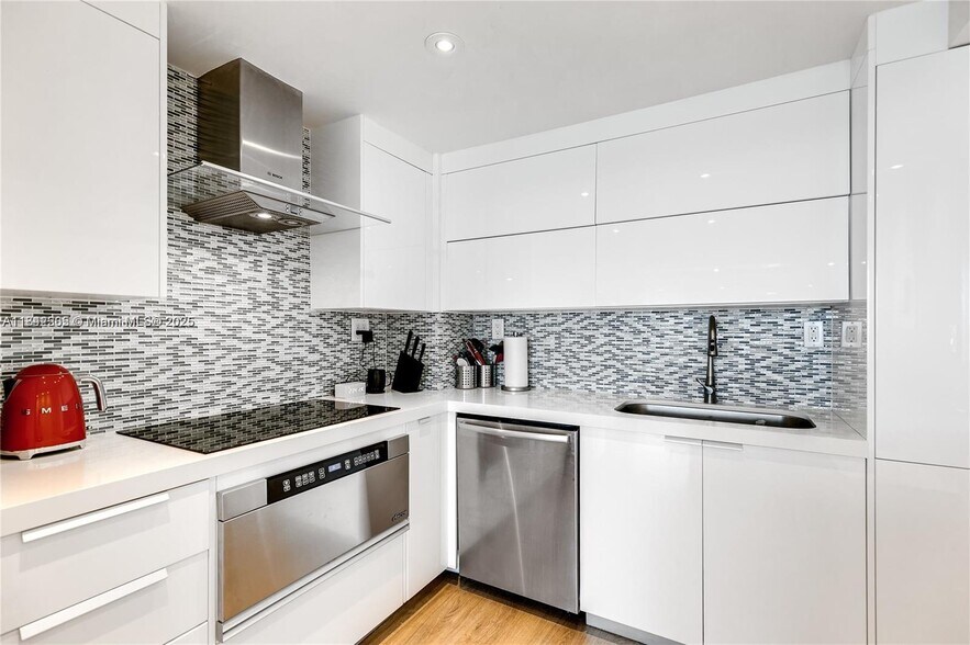 Building Photo - 1200 West Ave