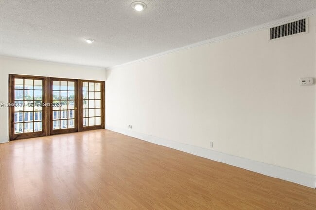 Building Photo - 455 Paradise Isle Blvd