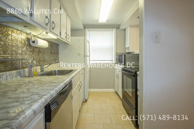 Building Photo - 8860 Walutes Cir