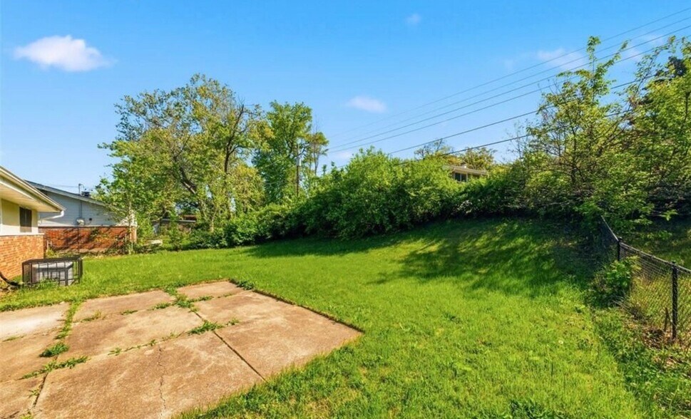 Building Photo - 9828 Omega Dr