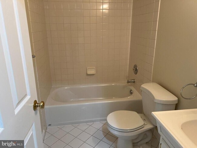 Building Photo - 9425 Spruce Tree Cir
