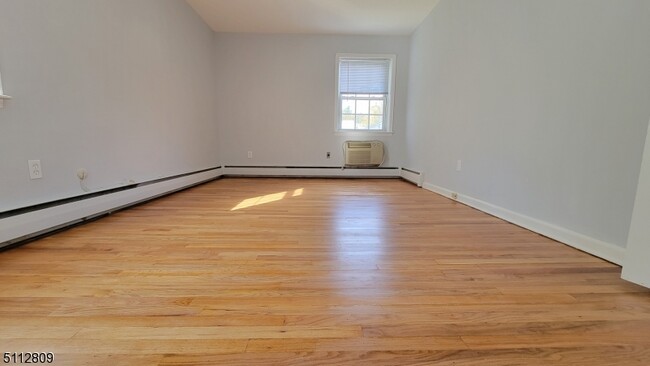 Building Photo - 143 Ridge Rd