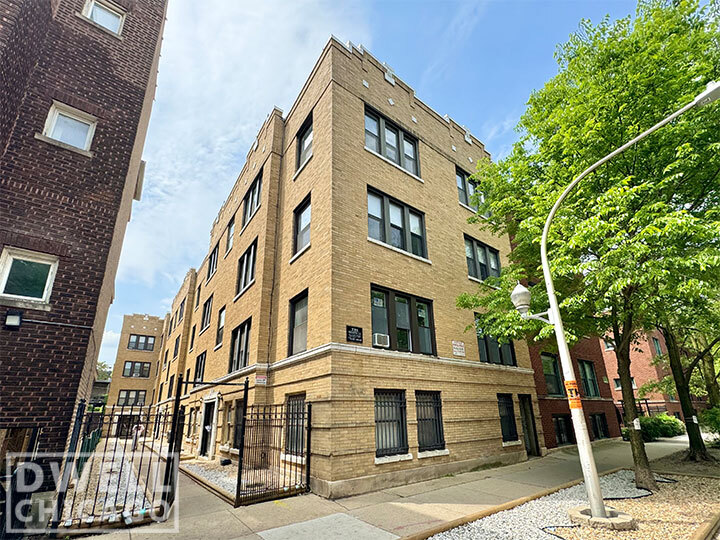Building Photo - 838 W Cornelia Ave