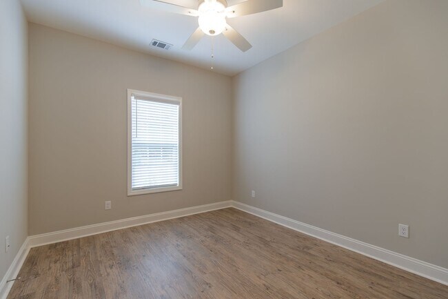 Building Photo - Beautiful duplex in Valdosta, Ga!