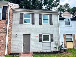 Building Photo - 872 Baltimore Pl SW