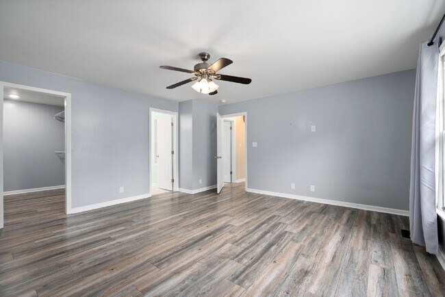 Building Photo - 1026 Foxmoor Dr