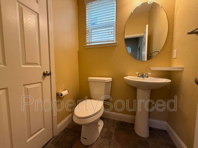 Building Photo - 17808 Daffodil Hill St