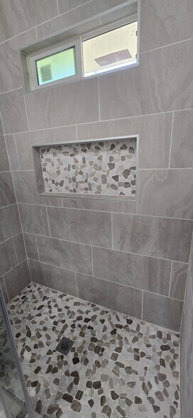 Building Photo - 1428 E 54th St