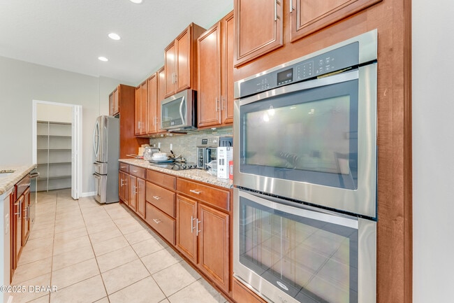 Building Photo - 32 Abacus Ave