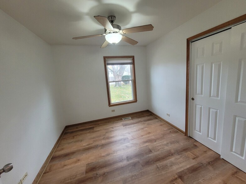 Building Photo - 364 N Everett Dr