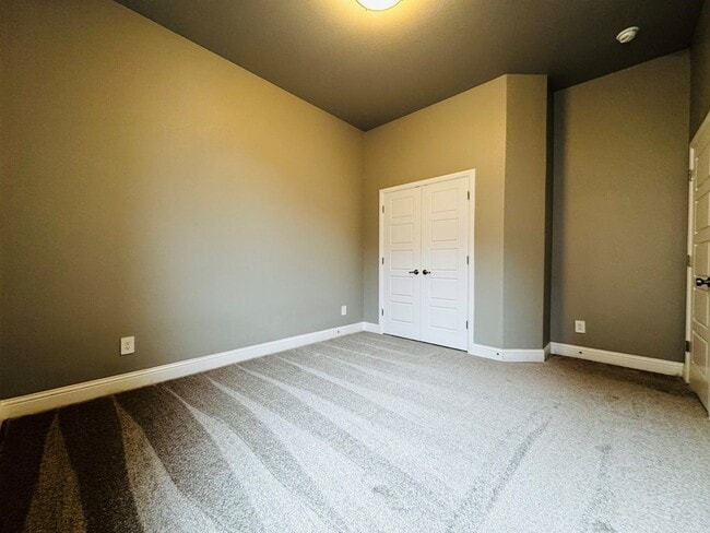 Building Photo - 8632 Alnwick Dr