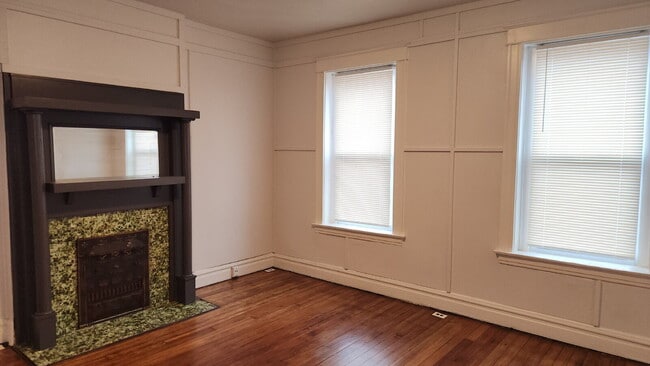 Building Photo - Elegant Two-Bedroom Duplex Retreat in the Heart of St. Louis