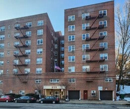 Building Photo - 255 Bronx River Rd
