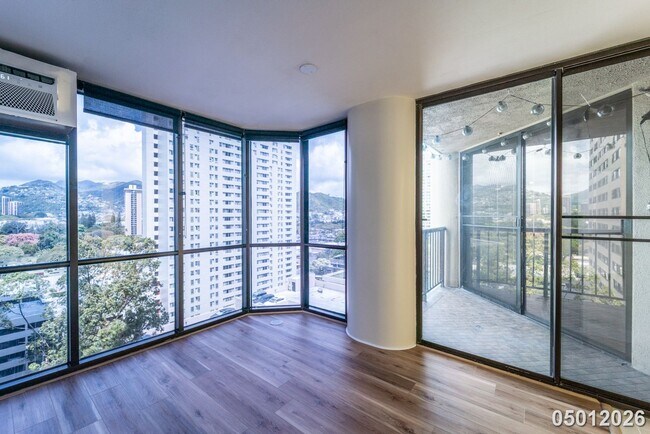 Building Photo - Luxury 1-Bedroom Condo with Stunning Mountain Views