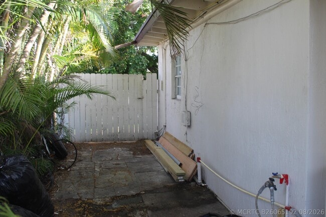 Building Photo - 4434 Venus Ave
