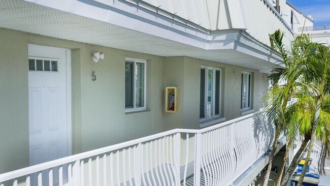 Building Photo - 185 Brightwater Dr