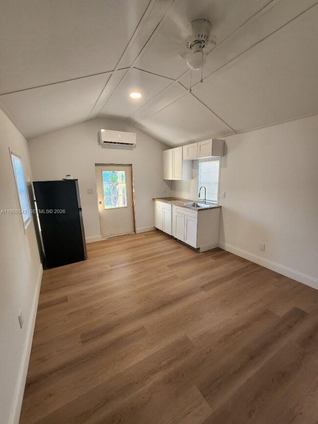 Building Photo - 4222 Hibiscus Cir