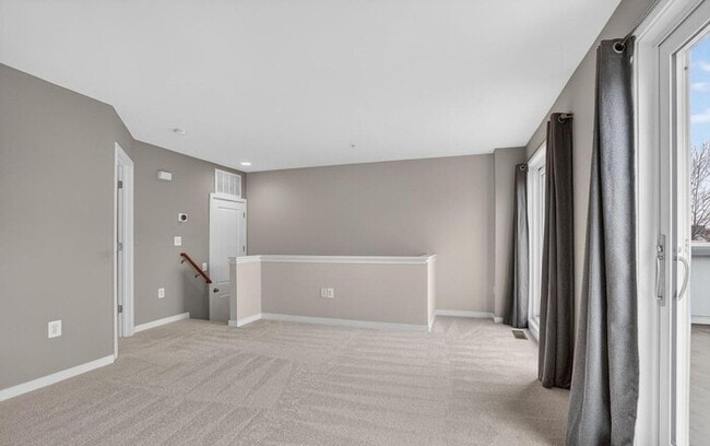 Building Photo - Modern 3BR Townhome with Rooftop Terrace & Garage in Old Town Commons