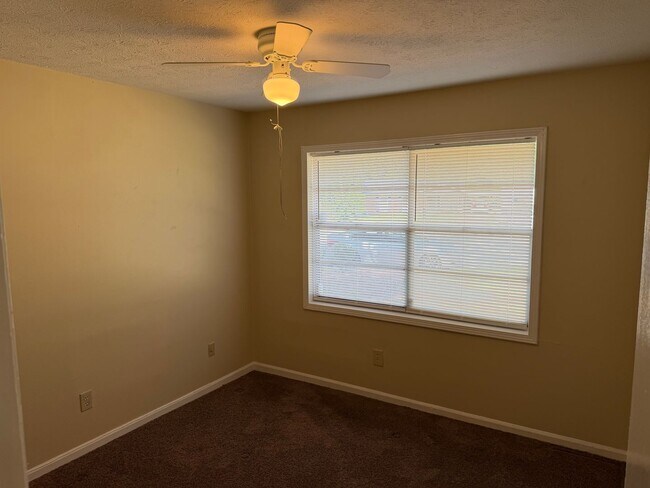 Building Photo - r410
