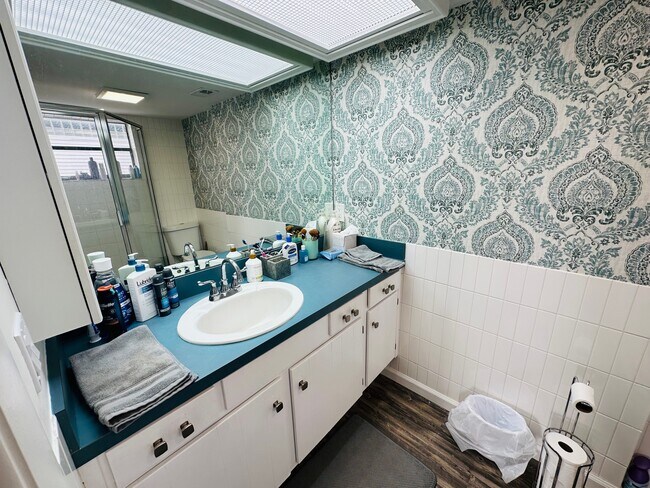 Building Photo - 12274 1st St W