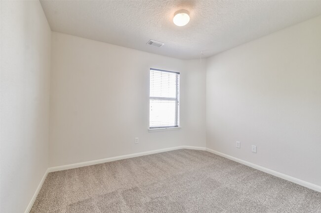 Building Photo - 29315 Hickory Terrace Dr