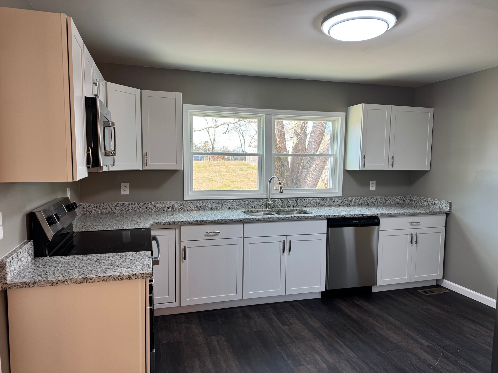 Building Photo - 138 Cherry Ln