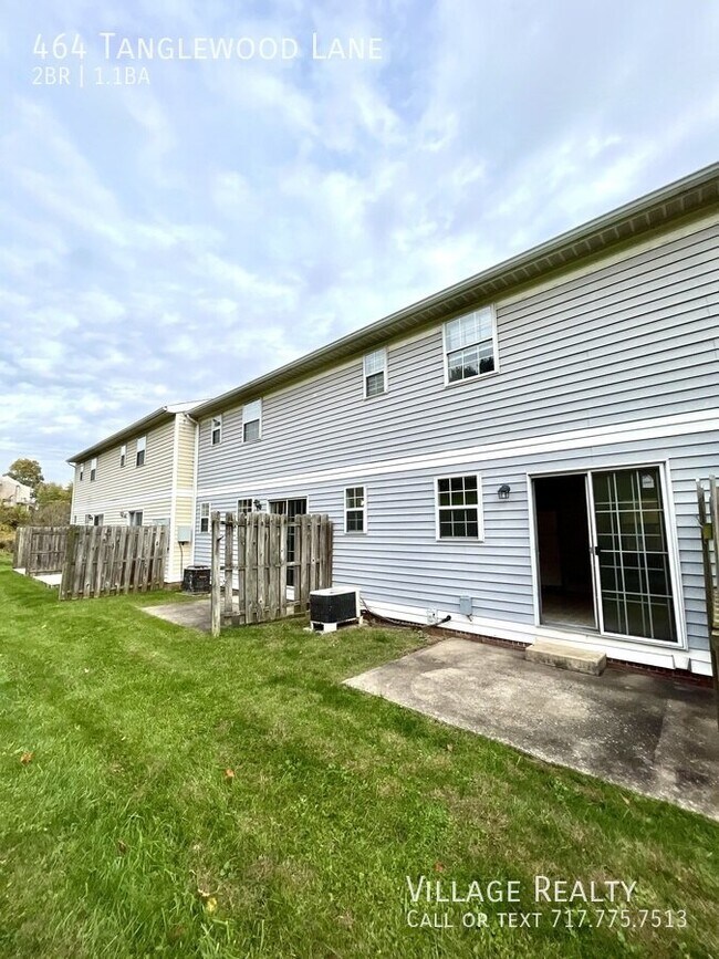 Building Photo - 464 Tanglewood Ln