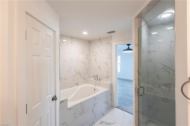 Building Photo - 2007 NW 21st St