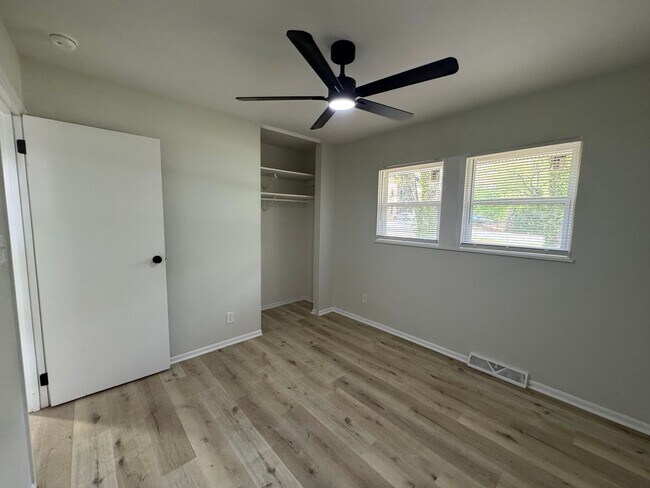 Building Photo - $2,195/month | 4 Bed | 2.5 Bath | 2,046 Sq Ft