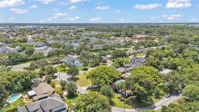 Building Photo - 2128 Sycamore Dr