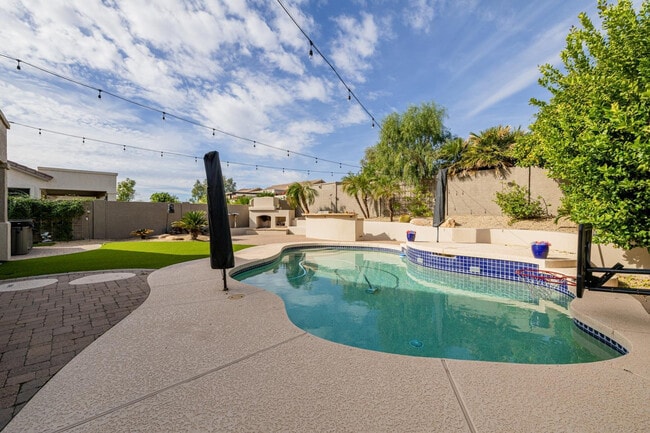 Building Photo - 7740 E Phantom Way