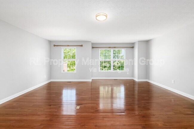 Building Photo - 5964 Woodshire Dr