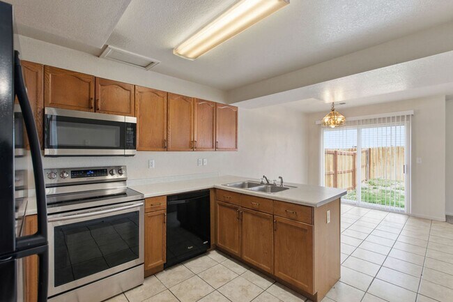 Building Photo - 430-432 Sundance Cir N