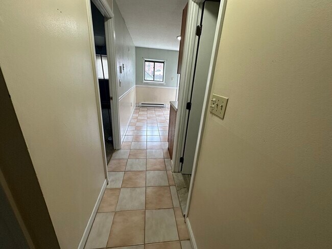 Building Photo - 81 Nicholas Rd