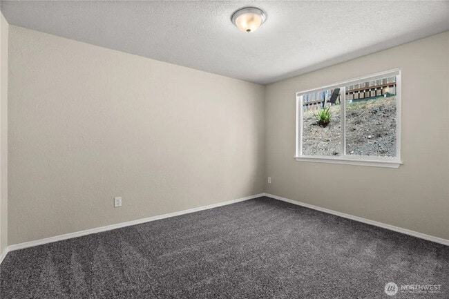 Building Photo - 502 Tullis St NE