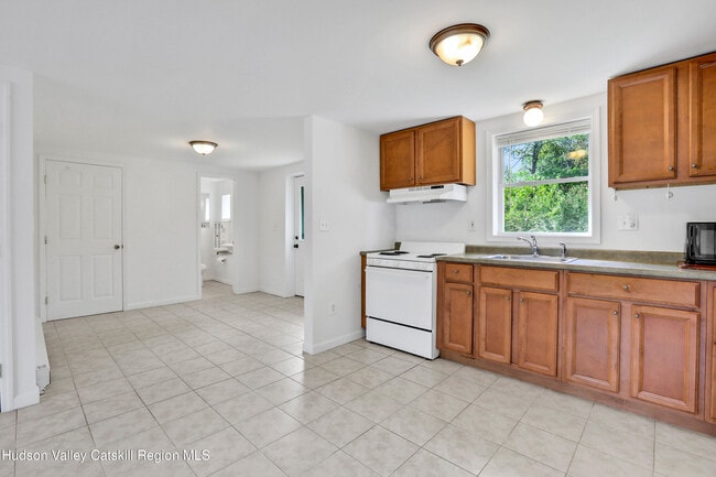 Building Photo - 1563-1567-1567 NY-28