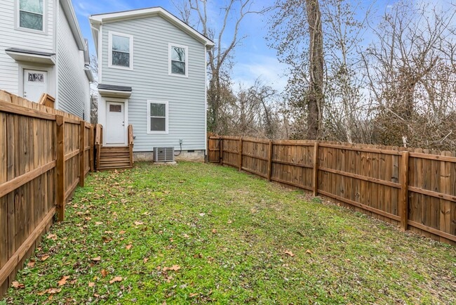 Building Photo - Beautiful North Nashville Home