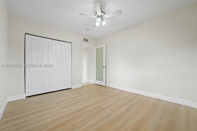 Building Photo - 292 E 55th St