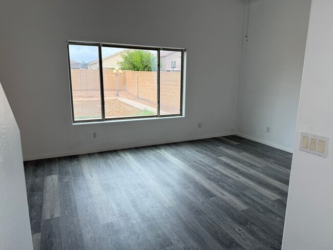 Building Photo - 2712 E Denim Trail