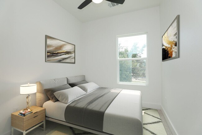 Building Photo - For Lease | 4 Bed, 2.5 Bath | 1,450 Sq Ft |
