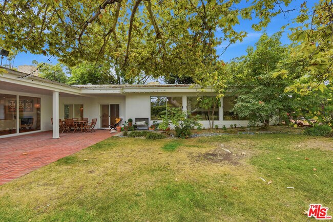 Building Photo - 4401 Nogales Dr