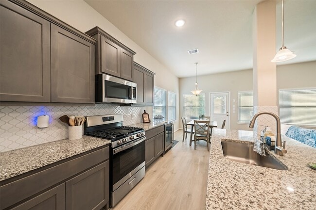 Building Photo - 18203 Samie Nell Ct