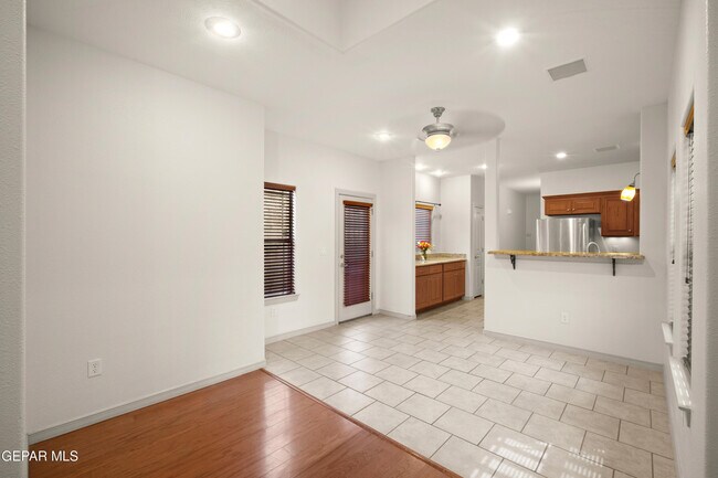 Building Photo - 5939 Bandolero Dr