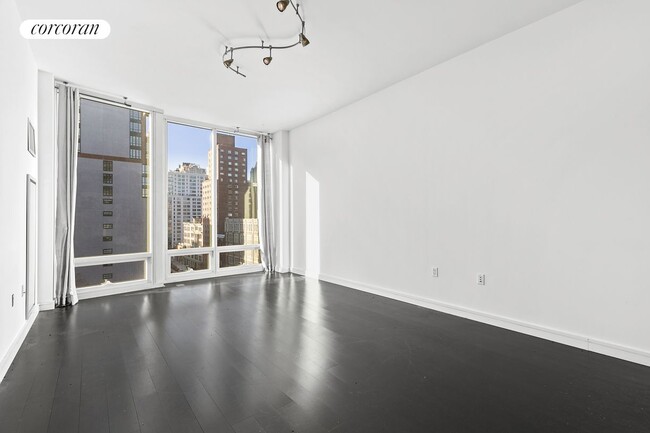 Building Photo - 300 E 23rd St