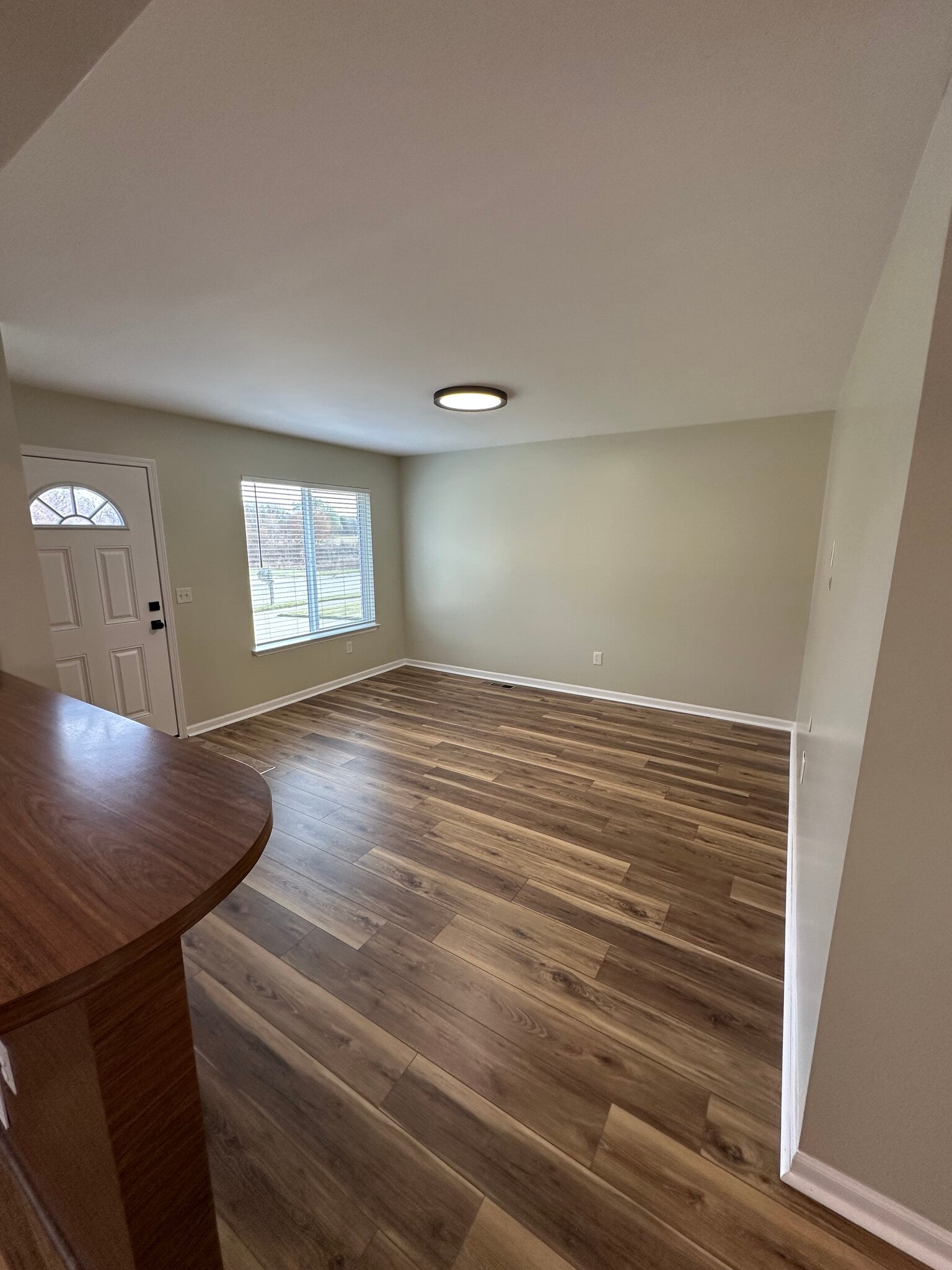 Building Photo - 32105 Knapp Ave