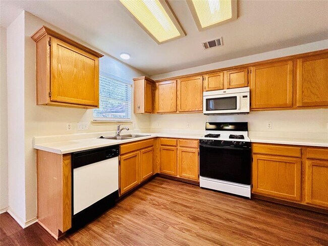 Building Photo - 2909 Lagerway Cove
