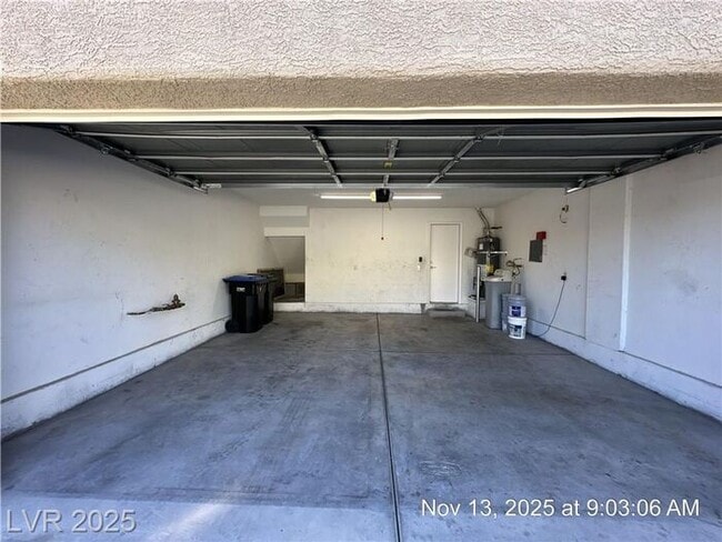 Building Photo - UPGRADED HENDERSON HOME IN GATED COMMUNITY!!