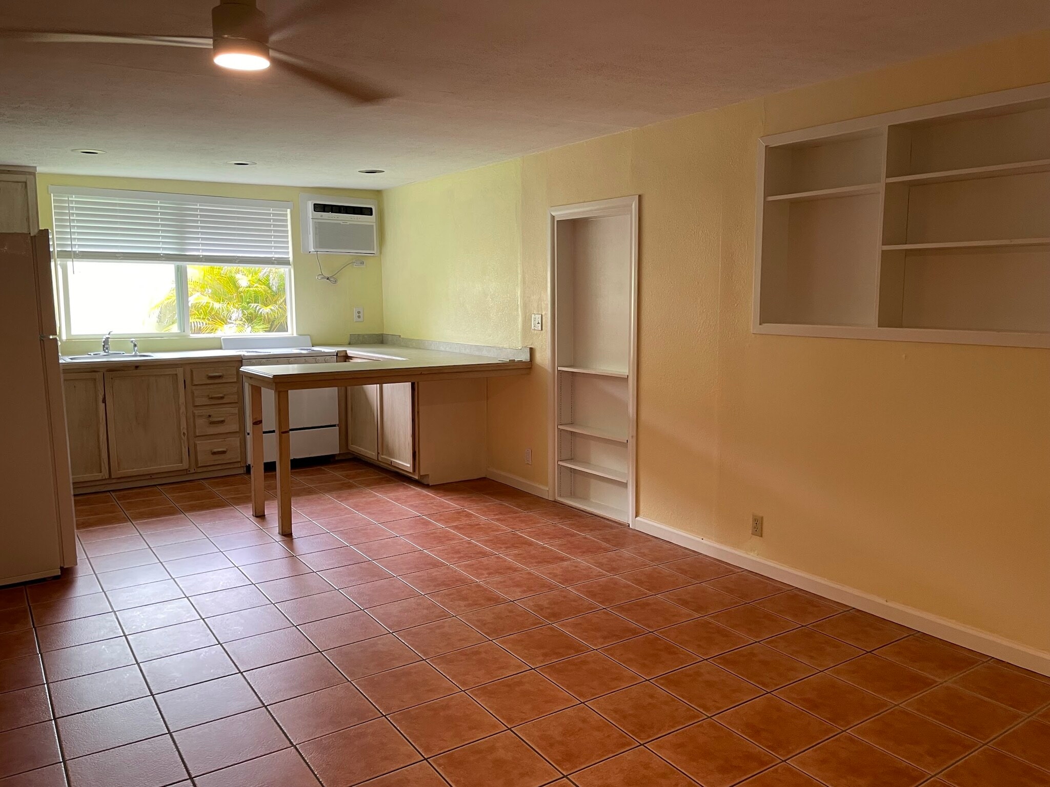 Kitchen - 166 Hauoli St